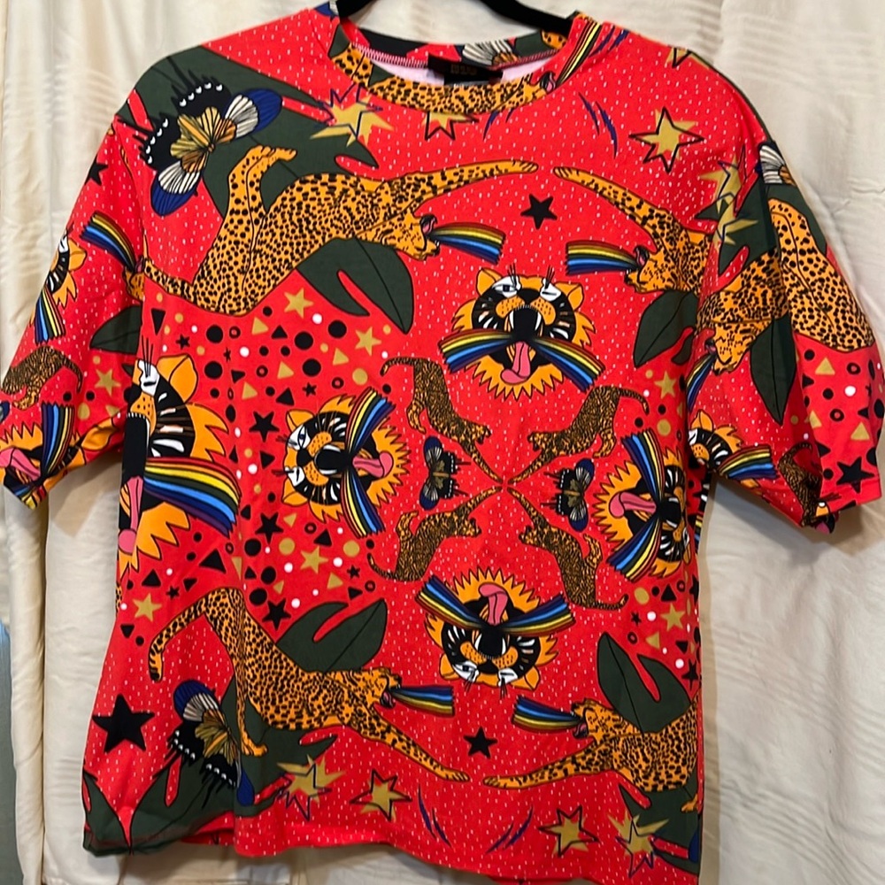 Noo Works Tiger Pride top. Took the tag off but never worn it.